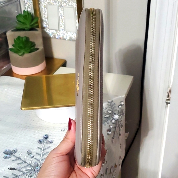 Prada around Zipper Purse Long Wallet - Picture 7 of 16